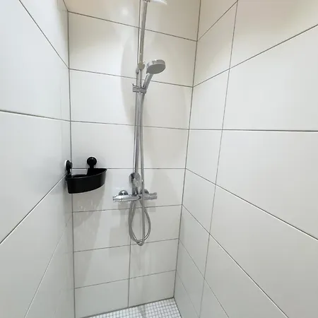 Apartment Cozy & Artsy Apartment, Dedicated Office & Walk-in Closet! Tallinn