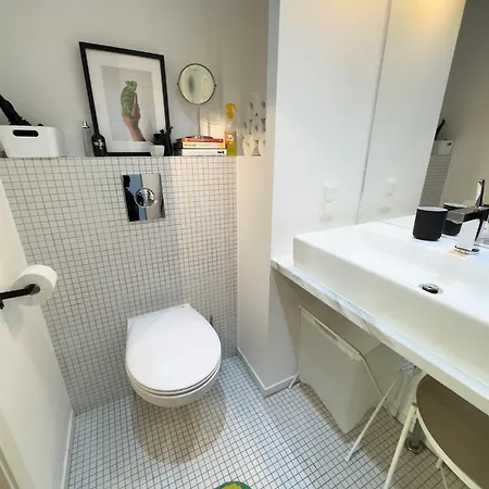 Cozy & Artsy Apartment, Dedicated Office & Walk-in Closet! Tallinn