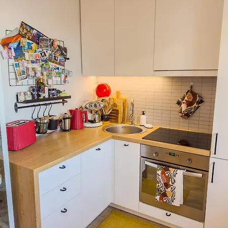 Apartment Cozy & Artsy Apartment, Dedicated Office & Walk-in Closet! *