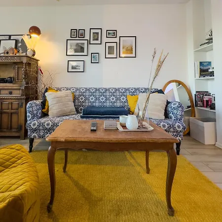 Lägenhet Cozy & Artsy Apartment, Dedicated Office & Walk-in Closet!